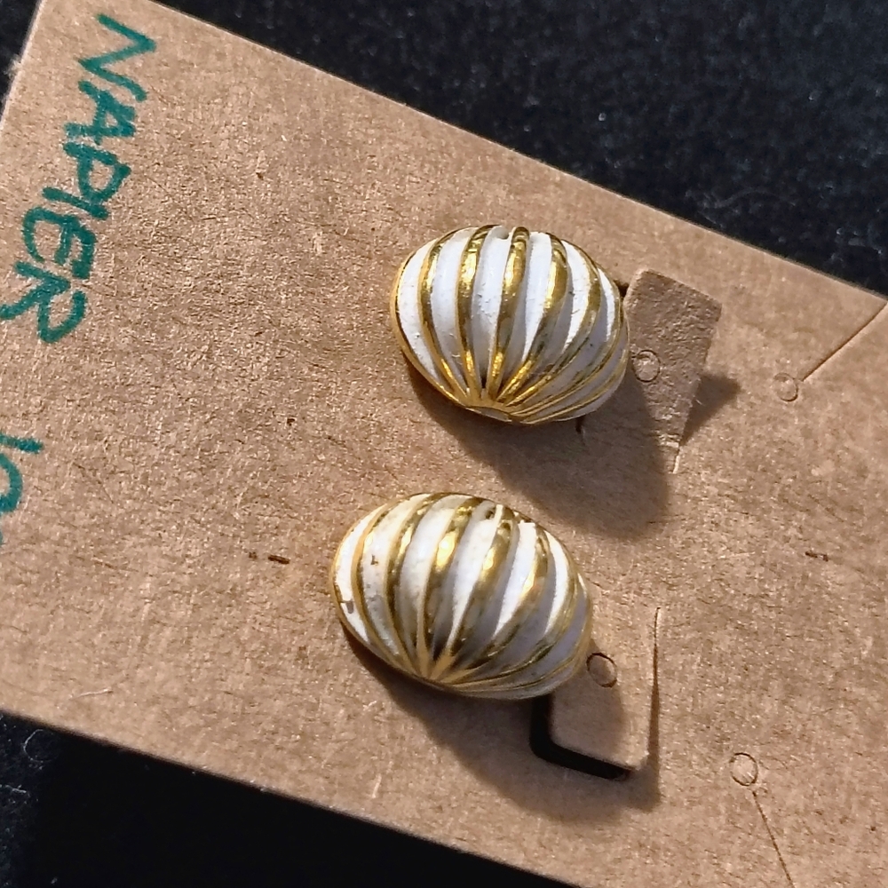 Napier Shell Style Earring - Picture 3 of 4